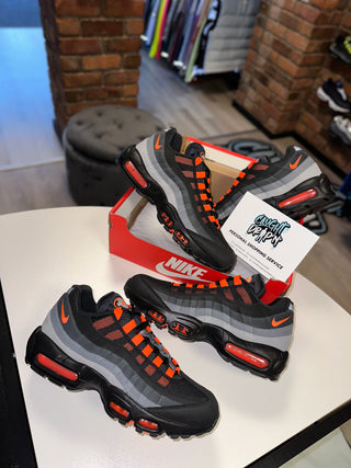 Nike Air Max 95’s Hyper Crimson 2024