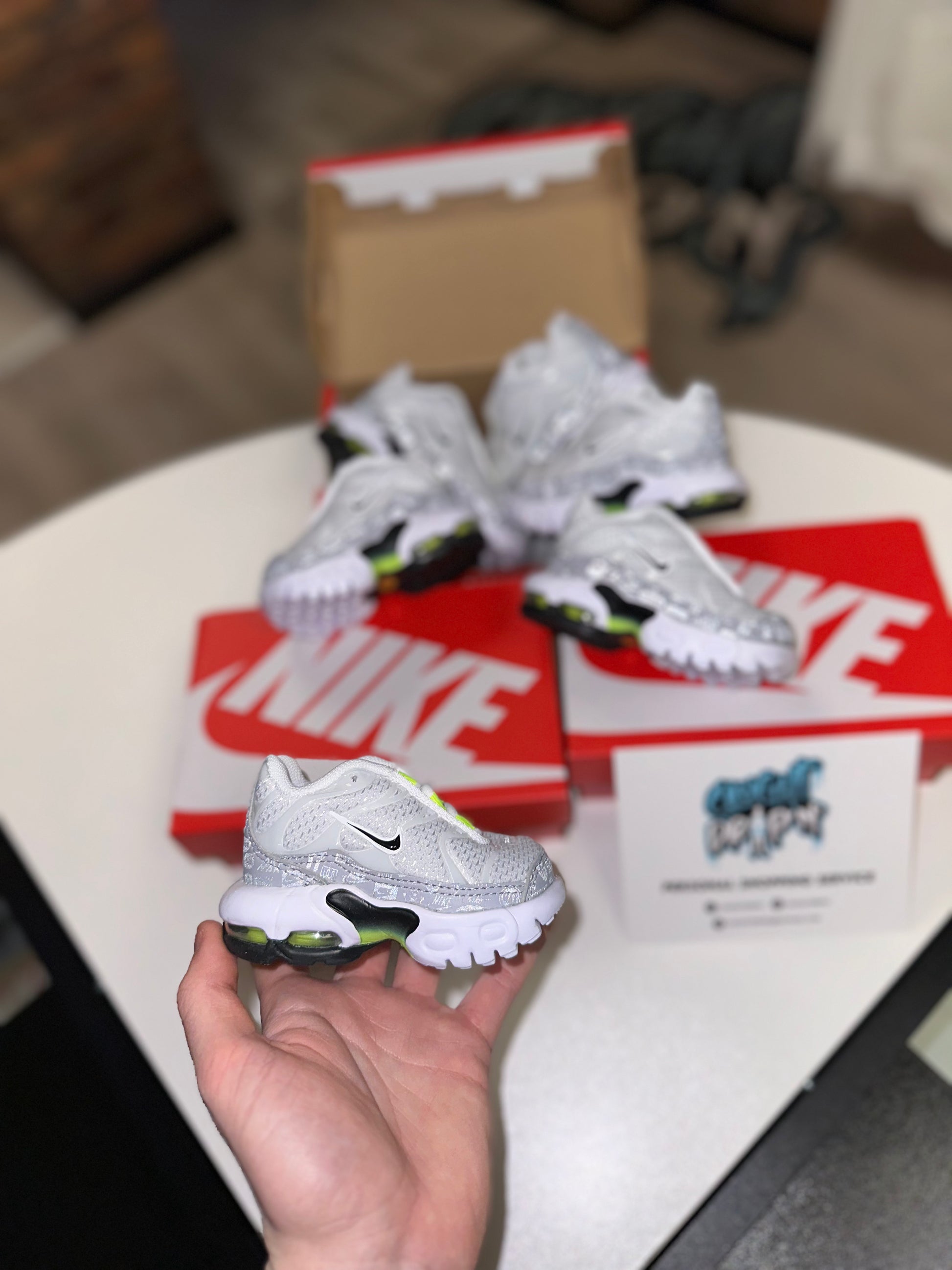 Air max plus white toddler deals
