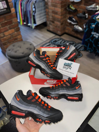 Nike Air Max 95’s Hyper Crimson