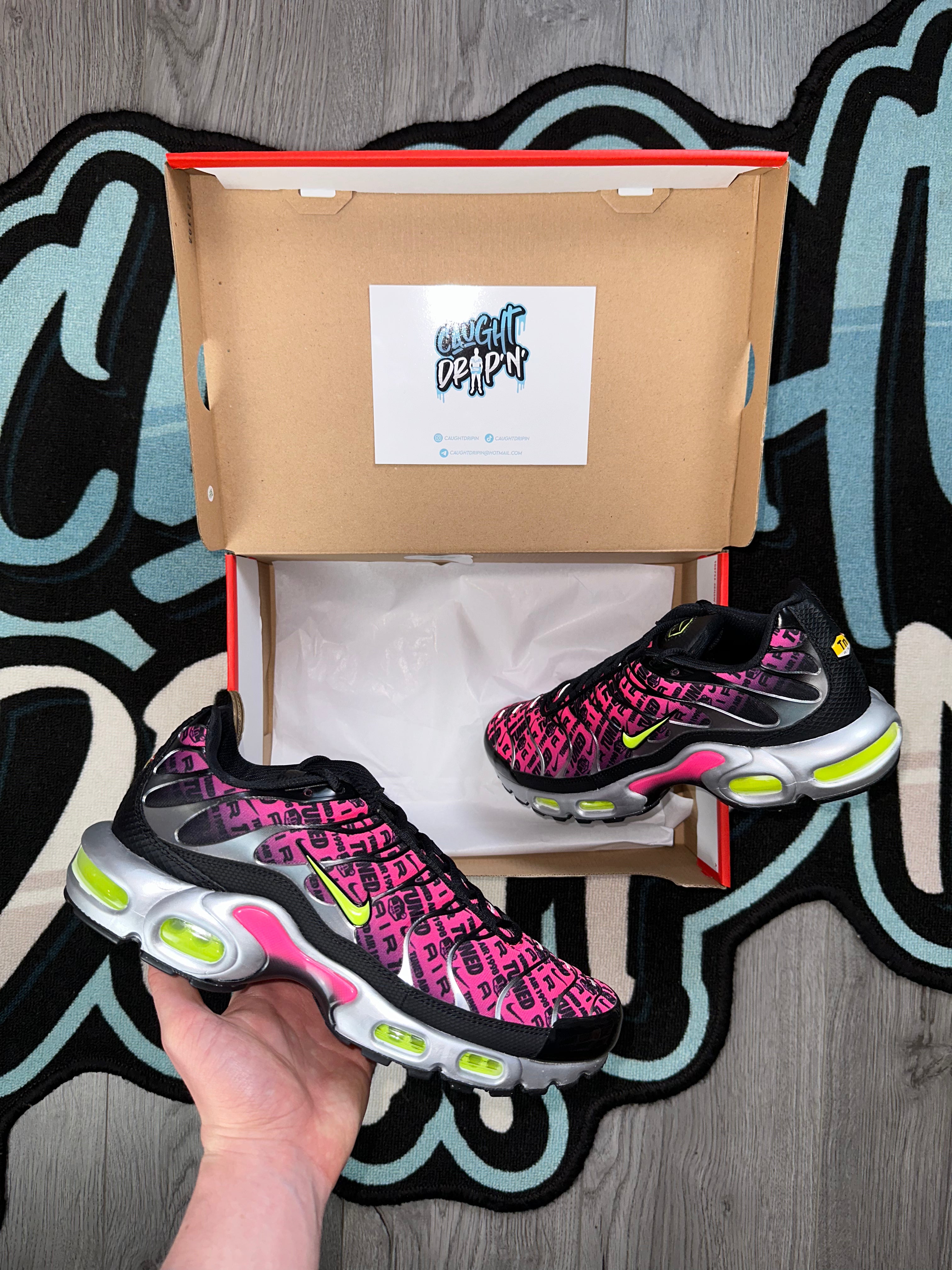 Pink and green air max plus on sale