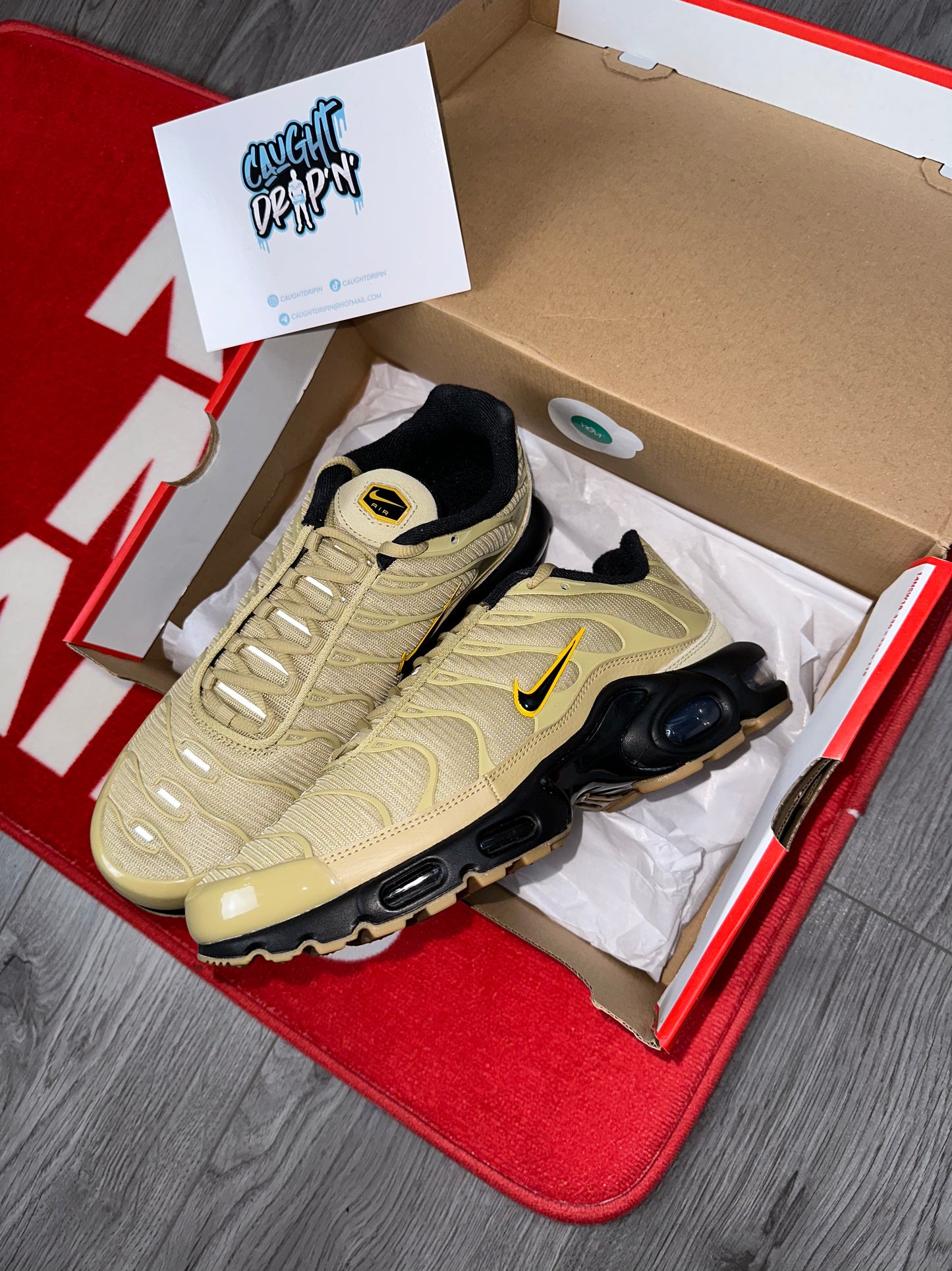 Air max outlet plus gold outfit